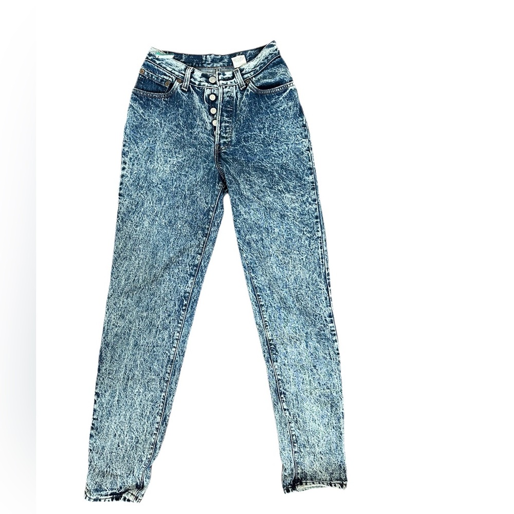 True vintage late 80s acid wash Levi’s 17501